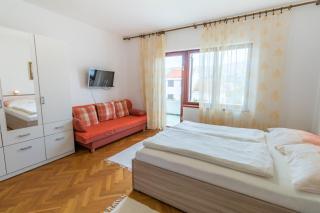 Studio Ivan 1 floor with sea view - Baška - 8