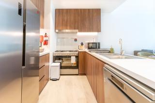 Stunning 2BR Apartment in Port De La Mer - Dubai - 6