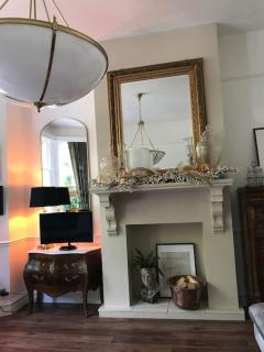Lakeside View Arts and Craft Apartment - Liverpool - 9