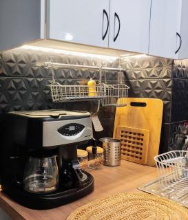 Sunny apartment right under Parthenon - 3