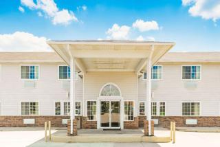 Super 8 by Wyndham Platte City Kansas City Area - Platte City - 0