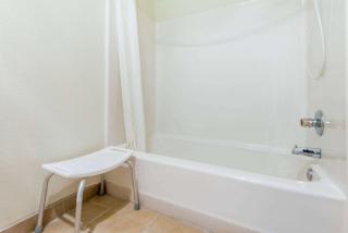 Super 8 by Wyndham Platte City Kansas City Area - Platte City - 6
