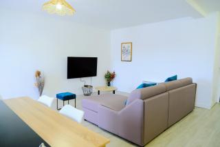 Double Apparts - Spacieux 140 m2 - 4 Ch - Entrée autonome- 2 Parkings Privé Gratuit - Melun - 6