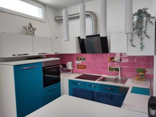 Pop Villa Sleeps 3 with Pool - Zadar - 1