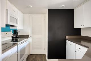 Studio City 2br w pool gym wd nr Olive Ave LAX-923 - 5