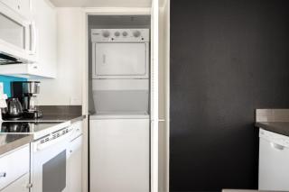 Studio City 2br w pool gym wd nr Olive Ave LAX-923 - 3