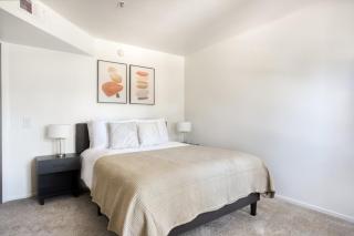 Studio City 2br w pool gym wd nr Olive Ave LAX-923 - 2