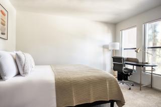 Studio City 2br w pool gym wd nr Olive Ave LAX-923 - 1