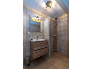 Peaceful Holiday Home in Texel with Terrace - Oost - 1