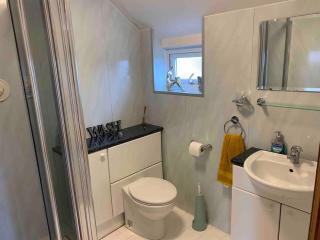 2-Bedroom Cottage with 2 Ensuites - Sleeps 6 Wifi - 4