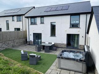 Galwad y Mor - Haverfordwest - 9
