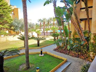 APARTAMENTO DOS DORMITORIOS BAJO, VISTAS PISCINA - Isla Canela - 9