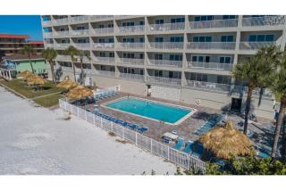 Gorgeous 3 Bedroom Condo In The Perfect Locationseaoats302 - St Pete Beach - 6