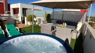 Apartment Beta - 2 Bedrooms, Private Rooftop Patio with Hot Tub, BBQ and View - Ferragudo - 3