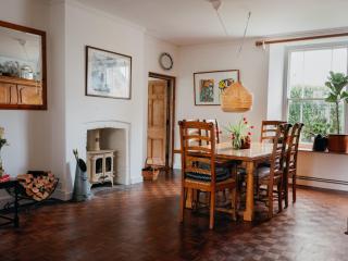 Enchanted Rose Garden House - 1