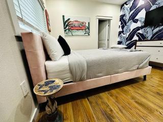 NEW Tiki House! Near Beaches, Sleeps 6-7 - Gilchrist - 4