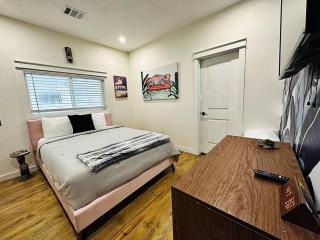 NEW Tiki House! Near Beaches, Sleeps 6-7 - Gilchrist - 3