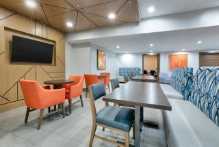 Holiday Inn Express & Suites - Dallas Park Central Northeast by IHG - Dallas - 2