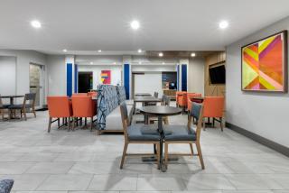Holiday Inn Express & Suites - Dallas Park Central Northeast by IHG - 1