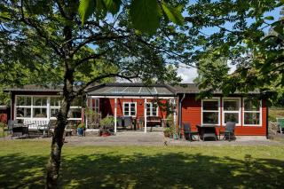 Lovely Cottage In Recreation Area - Åkirkeby - 1