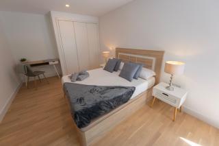 Brand New Luxury 1 Bed 2 Bath Apartment - SPA & Pool - 8