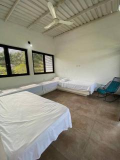 Extraordinaria casa con piscina y pura naturaleza Honda - 1