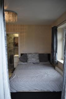 Shaz,s House - Cowley - 4