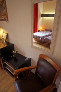 Logis Hotel Restaurant Auberge Du Peras - Saint-Jean-du-Gard - 1