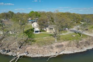 Shared Boat Ramp Waterfront Home in Grove - Grove - 9