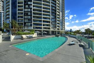 Fresh & Modern 2 BR Apartment in Sierra Grand - CoastHM - Gold Coast - 3