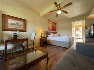 Mountain Harbor King Guest Room on Lake Ouachita - Mount Ida - 4