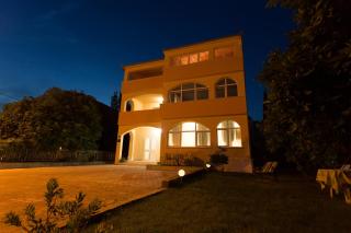 Apartments with parking spaces Kastel Kambelovac, Kastela - 21071 - 9