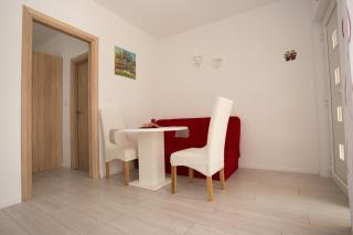 Apartments with parking spaces Kastel Kambelovac, Kastela - 21071 - 1