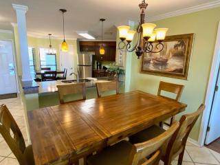 Summer House 202 - 3BR Oceanfront Condo! View! - Isle of Palms - 8