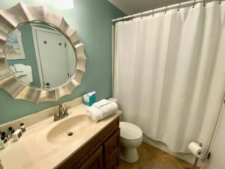 Summer House 202 - 3BR Oceanfront Condo! View! - Isle of Palms - 3