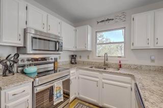 Pelican Bay 13 - Cozy Beachside Retreat! - Beach Access! - Isle of Palms - 3
