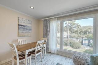 Lagoon Villa 9 - Superb Villa by Pool! Short Walk to Beach - Isle of Palms - 3