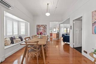 Charming 5BR Family Home w/Pool 10min from Airport - 3