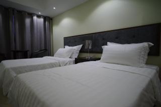 Luxe in Venice - Manila - 1