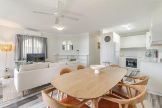 La Ronde 2 - Hear the Surf - Yamba - 4