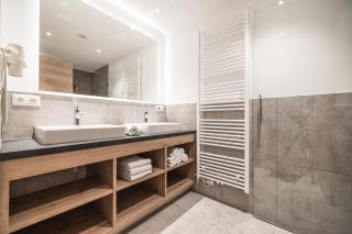 Hotel Gasthof Stoanerhof - Mayrhofen - 1