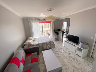 Stylish Modern Beach Studio - 9