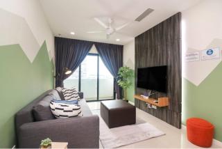 Suasana Suite by RR JBcity - 8