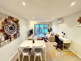 Beige & Beautiful - 1bd 1bth Apt - Close to ANU - 1