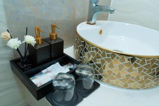 Queen Central Hotel - Ben Thanh Market - 4