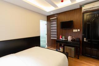 Queen Central Hotel - Ben Thanh Market - Ho Chi Minh - 1