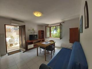 Apartments Villa Pelegrin - Zavala - 1