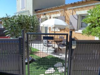 appart cosy avec son exterieur chaleureux,piscine et parking prive - Fontvieille - 7