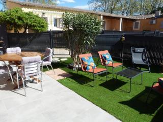 appart cosy avec son exterieur chaleureux,piscine et parking prive - 2