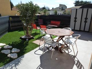 appart cosy avec son exterieur chaleureux,piscine et parking prive - Fontvieille - 4